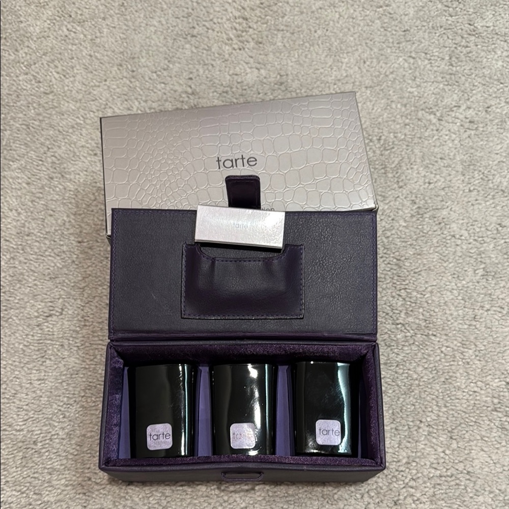 Tarte Candle Set with Purple and Silver Holders